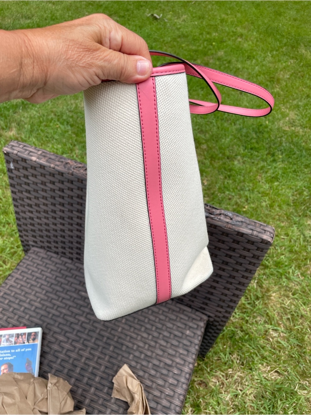 Michael Kors White
Pink Shoulder Kimber Large
Cotton Canvas Tote Bag - Picture 13 of 16